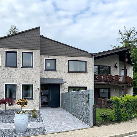 Besotel Erkrath- Schicke Fewo Oder Apartments Zentral Naehe Bahnhof Und Autobahn Im Neandertal Mit Glasfaser Wlan Und Freies Parken Exterior foto